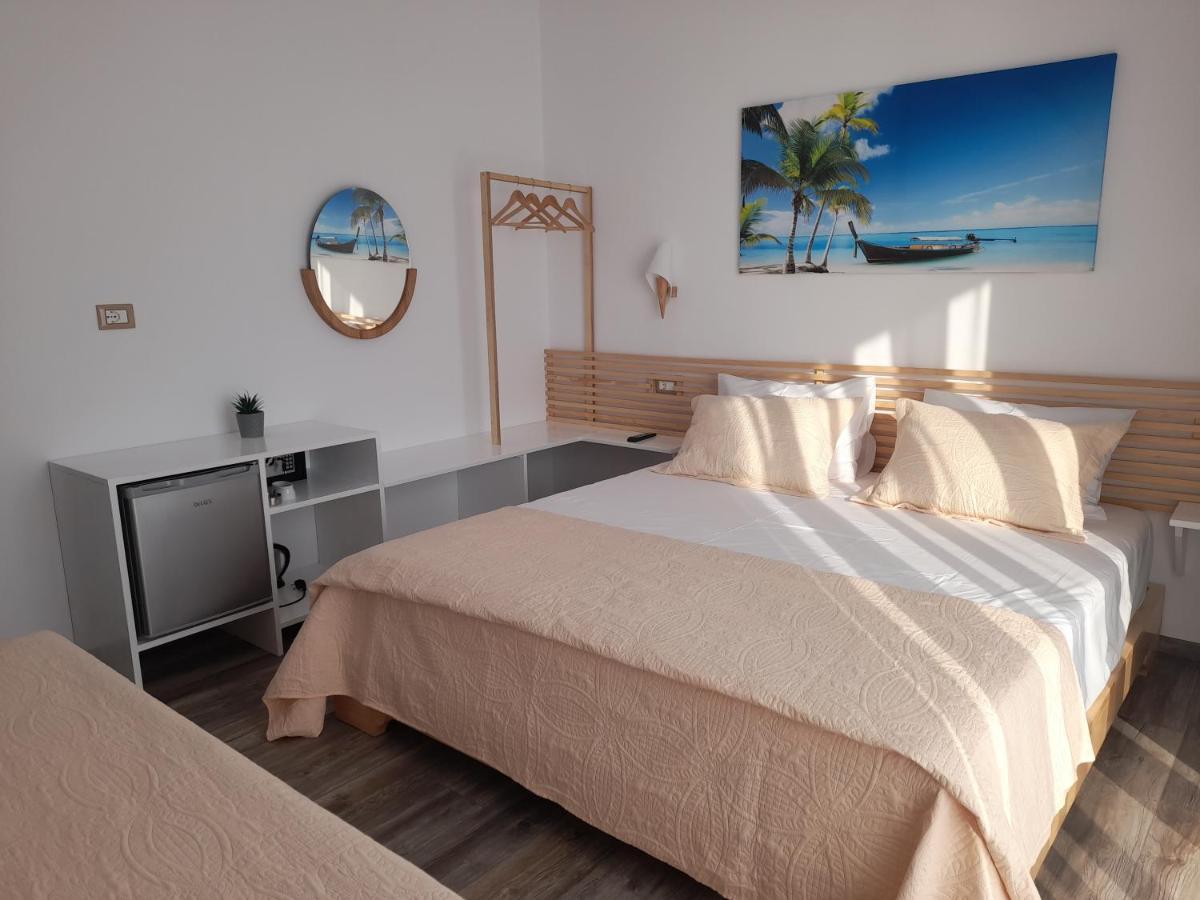 Anxhelos Hotel Himare Exterior foto