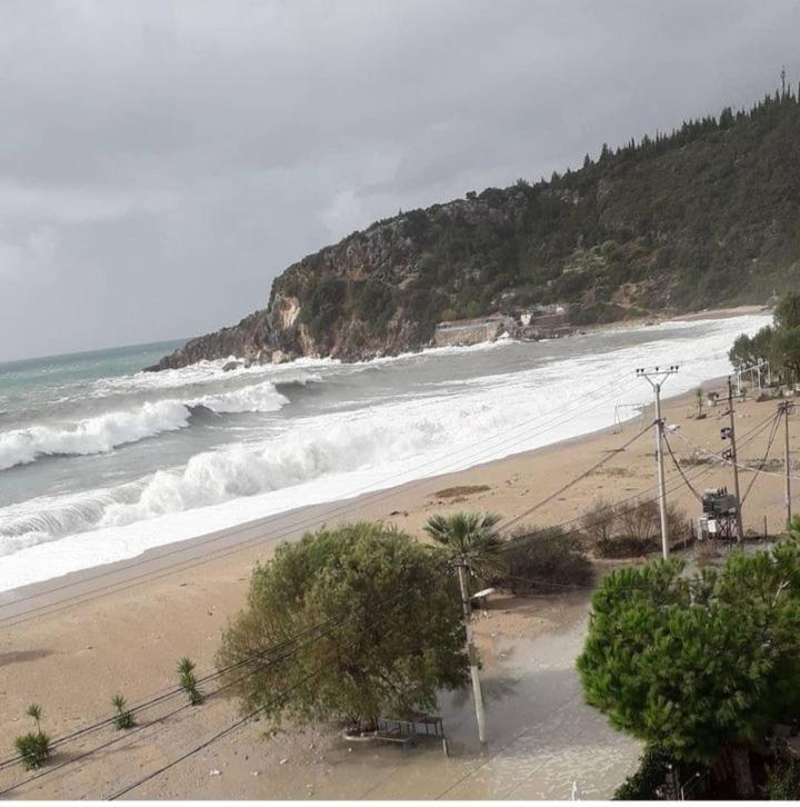 Anxhelos Hotel Himare Exterior foto