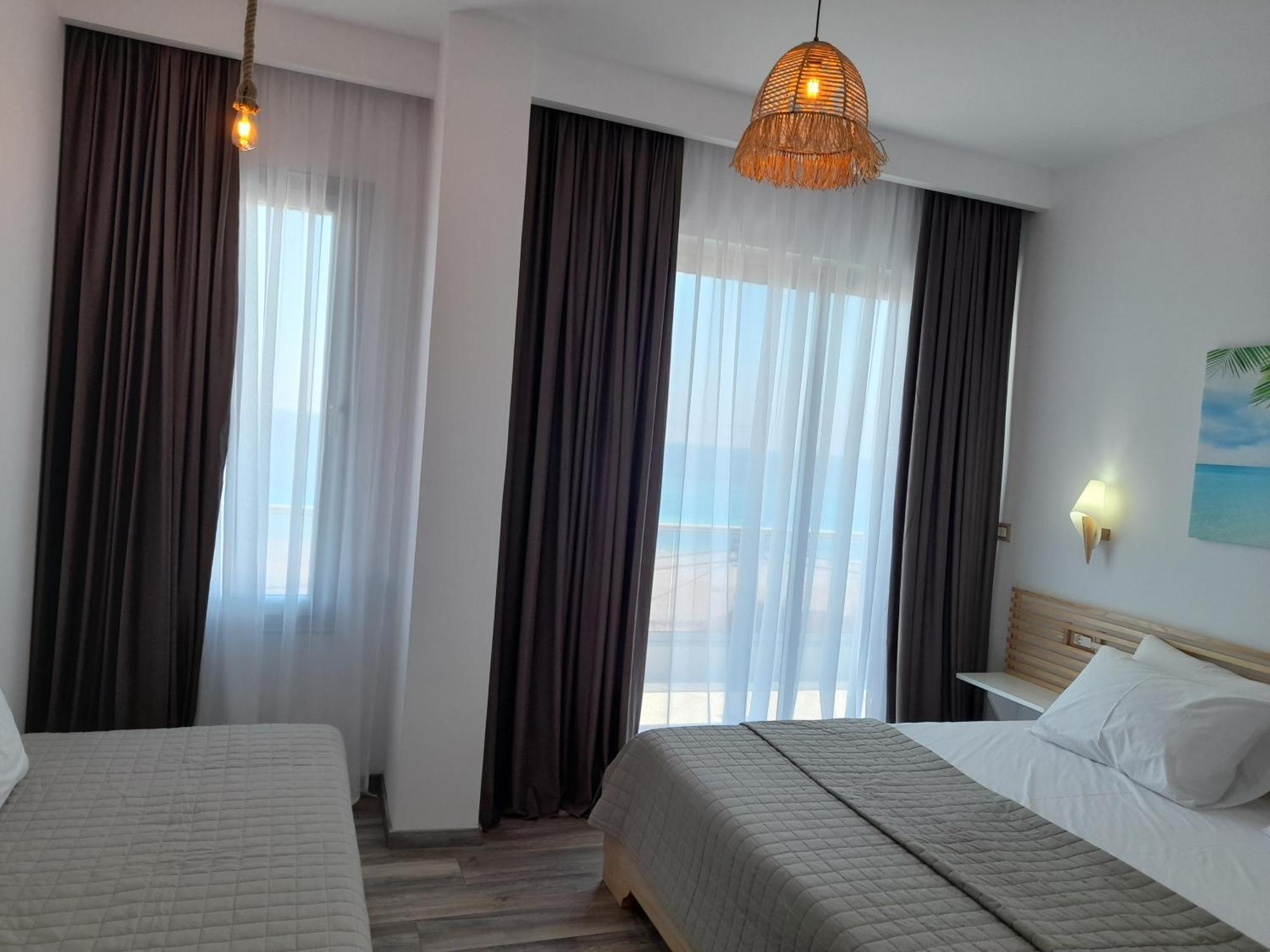 Anxhelos Hotel Himare Exterior foto